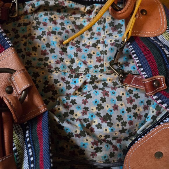 BCBGMAXAZARIA boho hobo bag - Picture 4 of 4